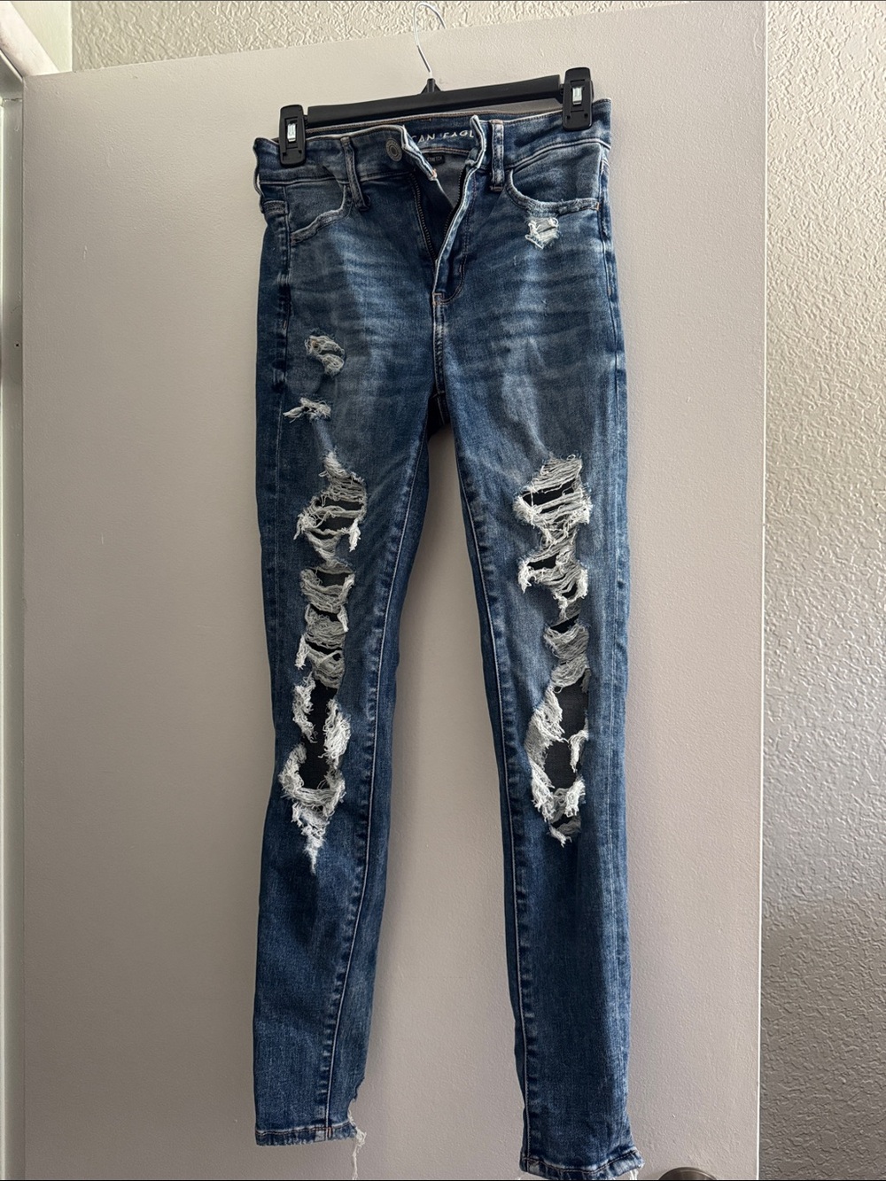 American Eagle Outfitters Distressed Dark Blue Skinny Jeans